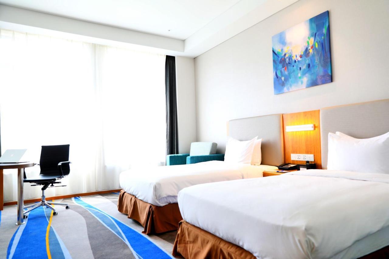 Holiday Inn Express Luoyang Xiyuan Kültér fotó