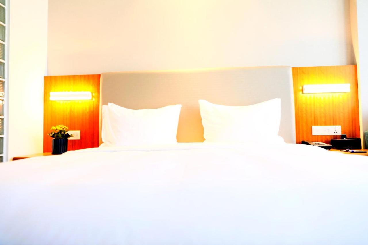 Holiday Inn Express Luoyang Xiyuan Kültér fotó