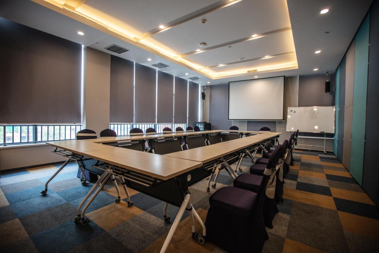 Holiday Inn Express Luoyang Xiyuan Kültér fotó