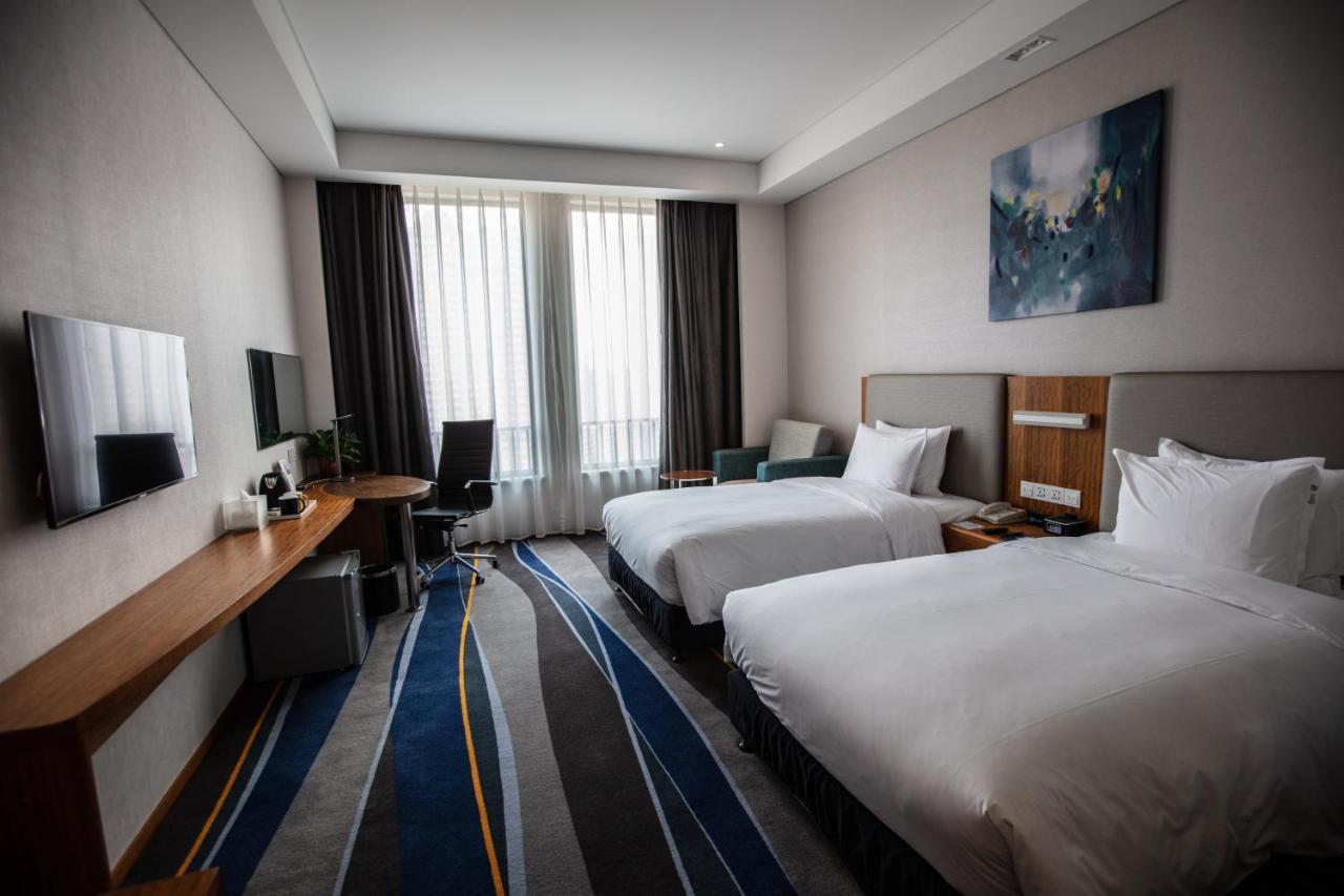 Holiday Inn Express Luoyang Xiyuan Kültér fotó